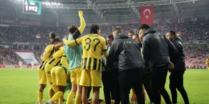 Η ΑΕΚ «κάρφωσε» τη σημαία της σε χώματα ιερά