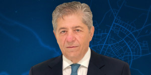 "Κιτρινομπλέ" ευχές στον Γιάννη Καϋμενάκη