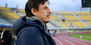 Καλείται να ανασυνταχθεί