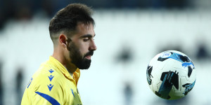 Αυλαία μετά από πέντε χρόνια για τον Πέπε Καστάνιο