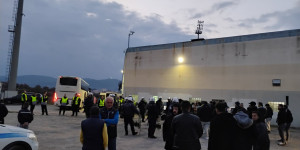 Φίλοι του Αστέρα τα "έψαλαν" στους παίκτες έξω από το γήπεδο