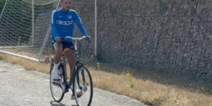 Κουρμπέλης και Κιμπιόκα πήγαν στη προπόνηση του Αστέρα AKTOR με... στυλ (video)
