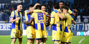 Η βαθμολογία κι η κιτρινομπλέ κριτική του θριάμβου στο Περιστέρι