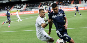 Τρία στα τρία και απάντηση με χαρακτήρα