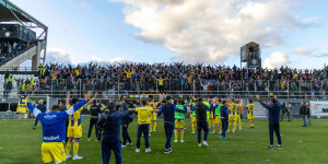 Το ζεστό χειροκρότημα από τον κόσμο στους παίκτες - "Ευχαριστούμε που ήσασταν δίπλα μας"