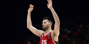 Ο Ολυμπιακός πήρε τον τελικό της... παρηγοριάς απέναντι στον Παναθηναϊκό με τρομερό Πίτερς