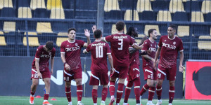 Συσπρείρωση για το πρώτο τρίποντο!