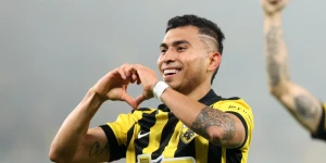 Το απόλυτο build up - Η ΑΕΚ έκρυψε την μπάλα με οκτώ πάσες πριν τη «ζωγραφιά» του Πινέδα