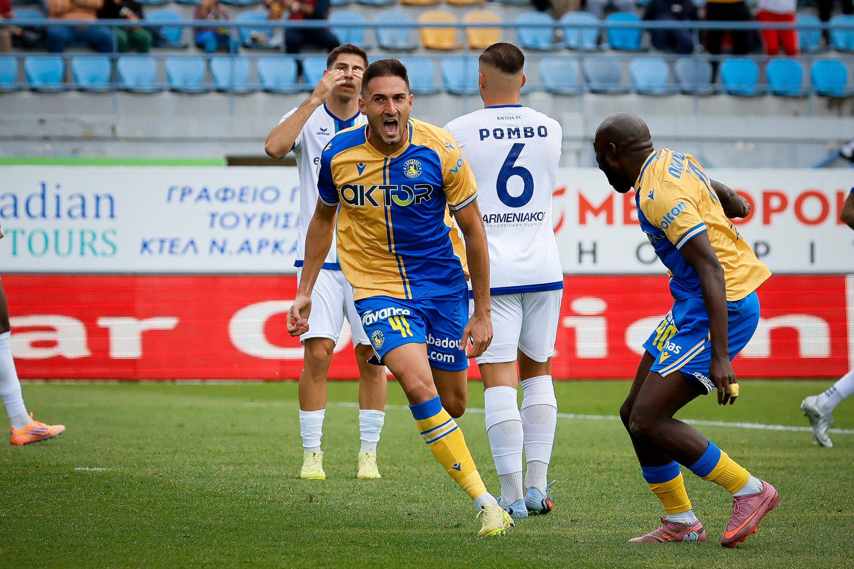 Τα ψέματα τελείωσαν: Ή θα δείξτε κάτι ή…